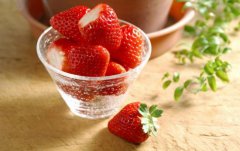 草莓的功效与作用及食用草莓的注意事项